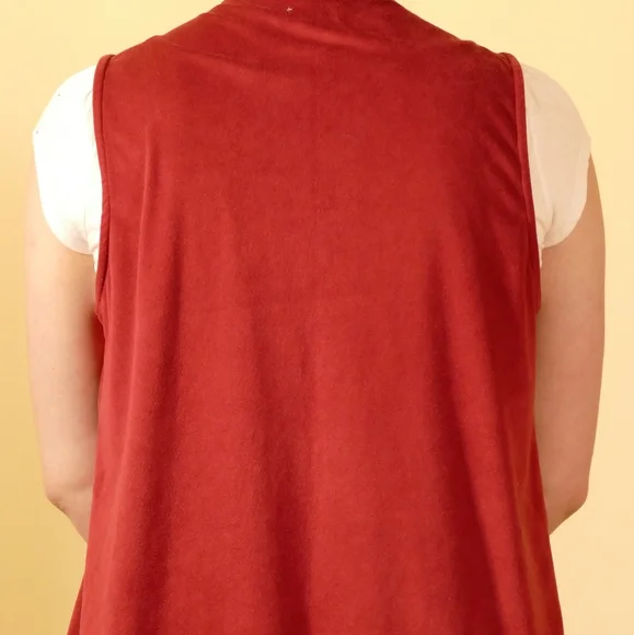 Decree Burgundy Fringed Vest - Picture 6 of 8